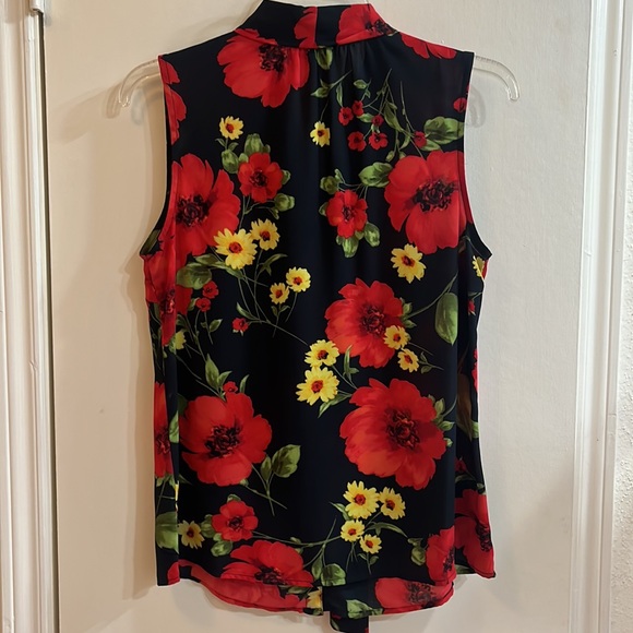 Back, yellow and red flowered Top - Picture 3 of 3